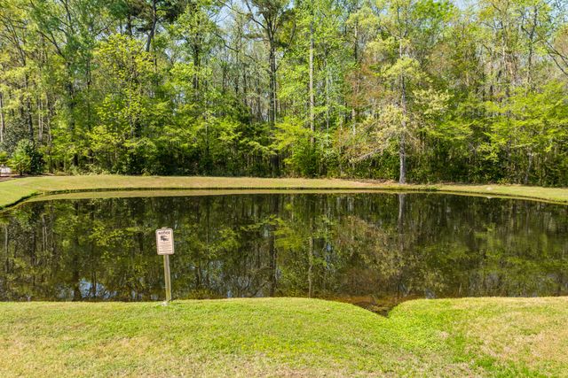 102 Plank Court, Summerville, SC 29485