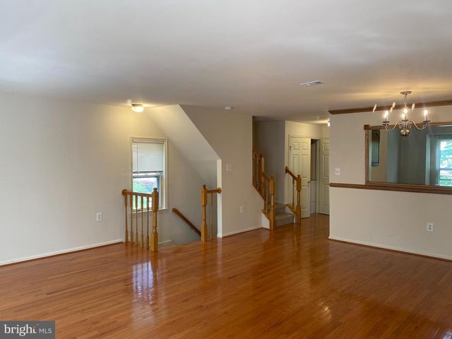 5623 GRESHAM LN, Centreville, VA 20120