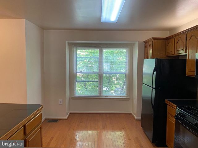5623 GRESHAM LN, Centreville, VA 20120
