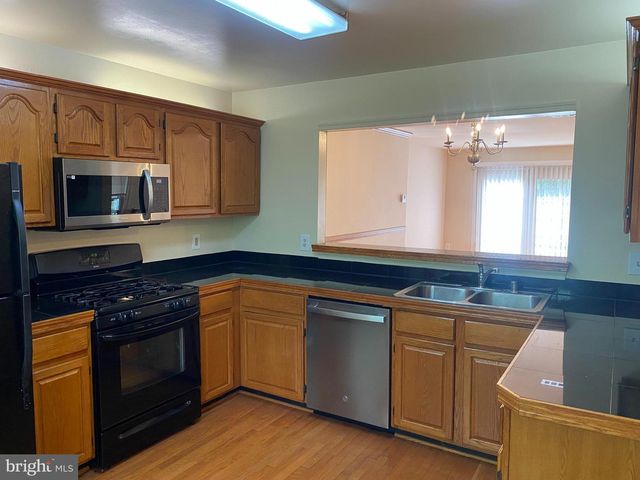 5623 GRESHAM LN, Centreville, VA 20120