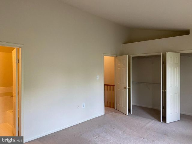 5623 GRESHAM LN, Centreville, VA 20120