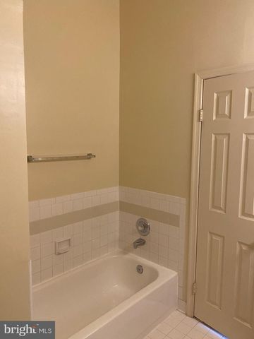 5623 GRESHAM LN, Centreville, VA 20120