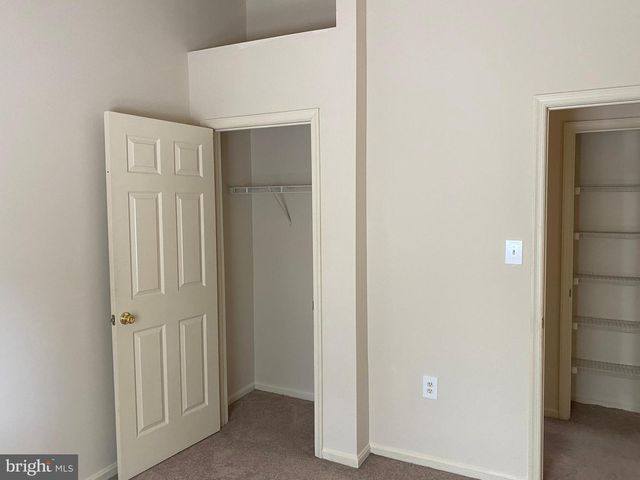 5623 GRESHAM LN, Centreville, VA 20120