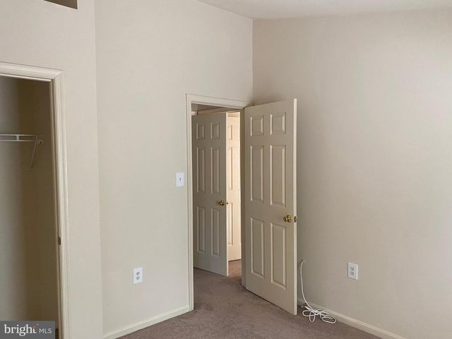 5623 GRESHAM LN, Centreville, VA 20120