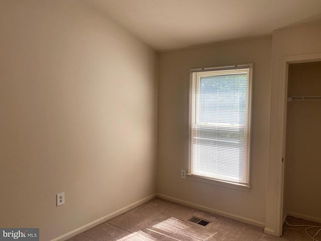 5623 GRESHAM LN, Centreville, VA 20120