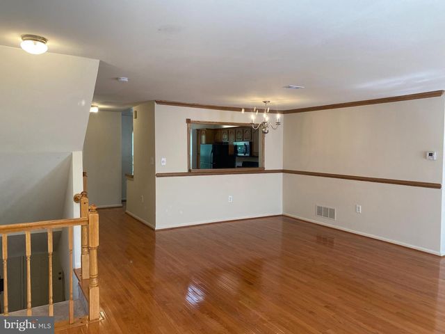 5623 GRESHAM LN, Centreville, VA 20120