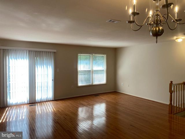 5623 GRESHAM LN, Centreville, VA 20120