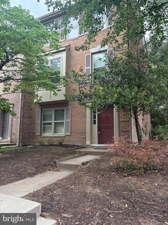 5623 GRESHAM LN, Centreville, VA 20120