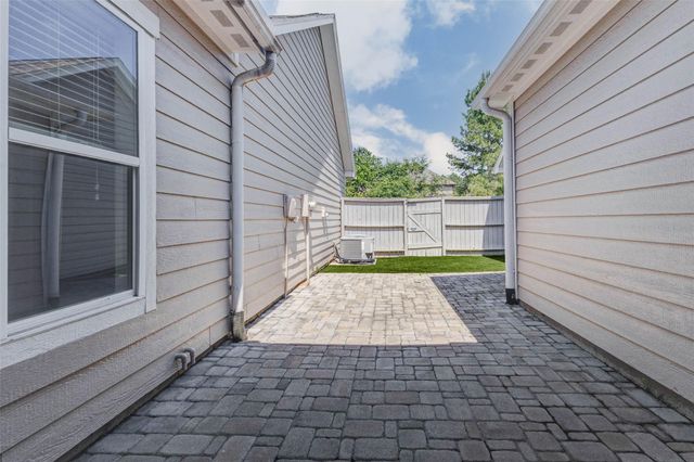 226 Kendrick Pines Boulevard, Spring, TX 77389