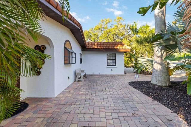 5381 PALOS VERDES DRIVE, Sarasota, FL 34231