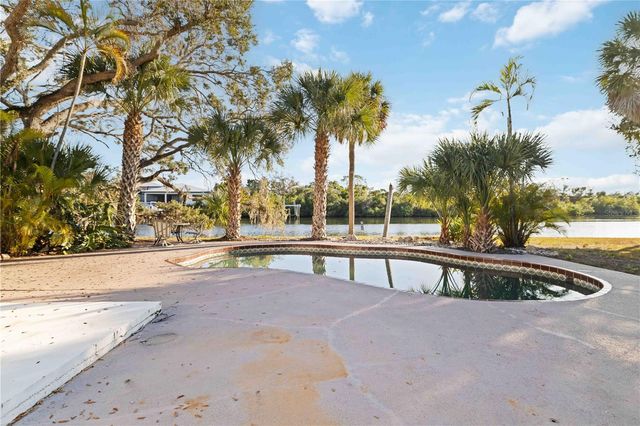 5381 PALOS VERDES DRIVE, Sarasota, FL 34231