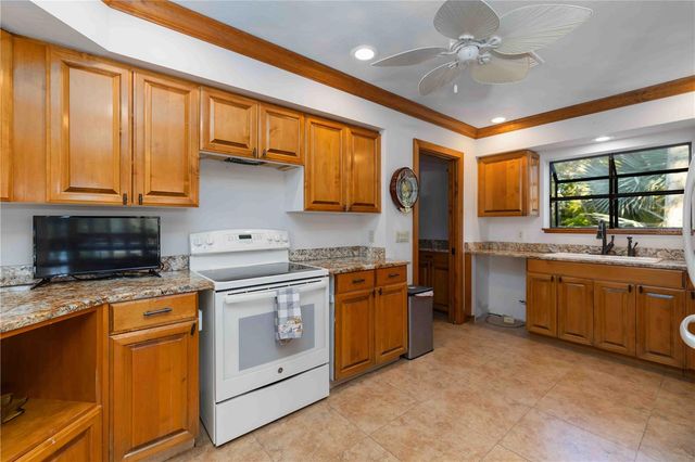 5381 PALOS VERDES DRIVE, Sarasota, FL 34231