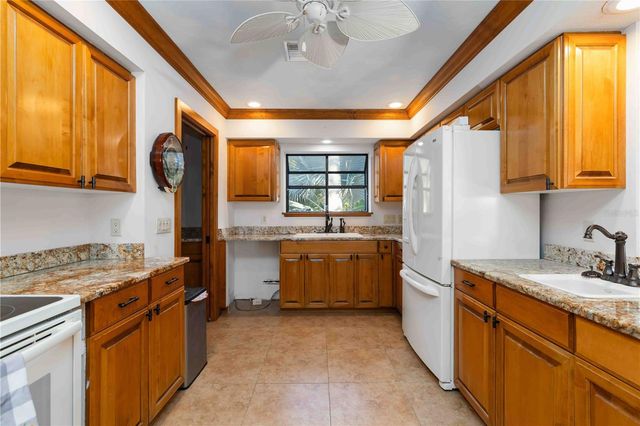 5381 PALOS VERDES DRIVE, Sarasota, FL 34231