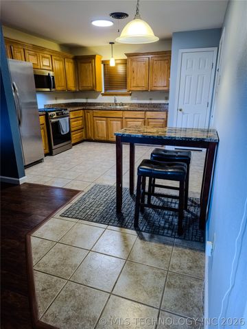 413 Stanton, Calera, OK 74730