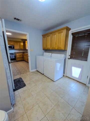 413 Stanton, Calera, OK 74730