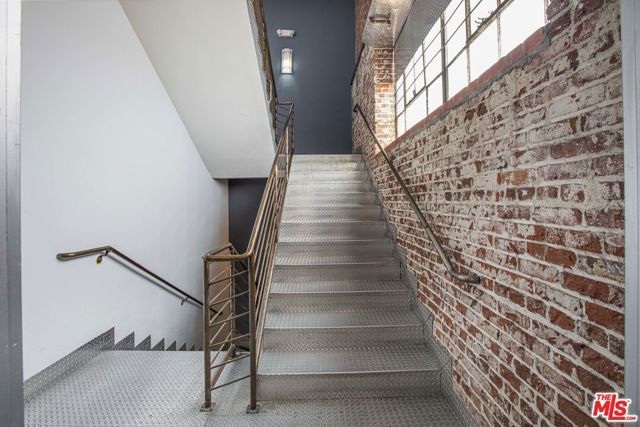 652 Mateo Street 201, Los Angeles, CA 90021