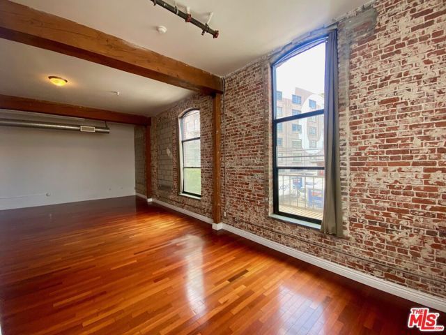 652 Mateo Street 201, Los Angeles, CA 90021