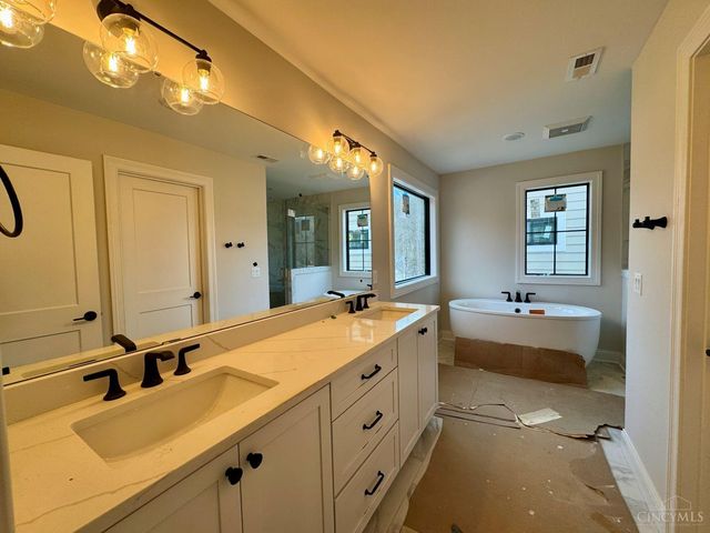 7406 Orchard Street, Columbia Twp, OH 45227