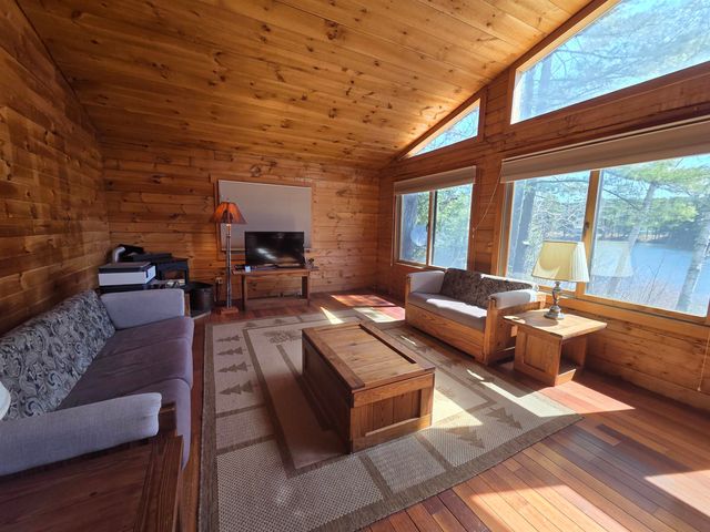 12 Beard Lane, Grafton, NH 03420