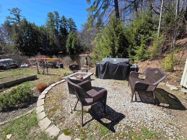 12 Beard Lane, Grafton, NH 03420