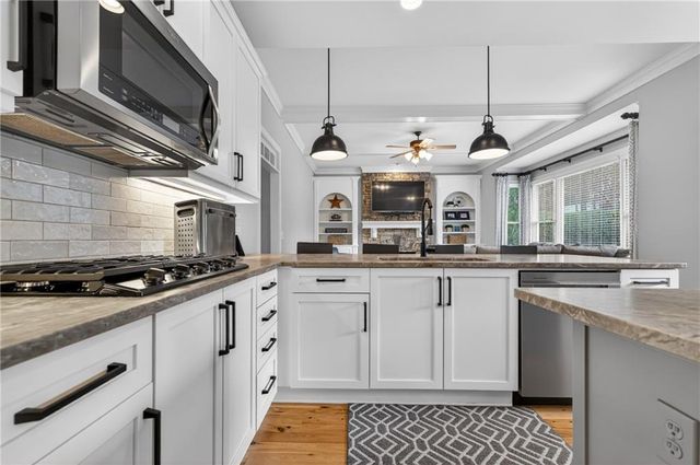 5878 Deer Crossing Drive, Sugar Hill, GA 30518