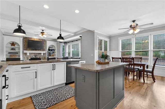 5878 Deer Crossing Drive, Sugar Hill, GA 30518