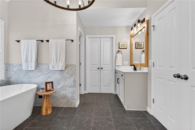 5878 Deer Crossing Drive, Sugar Hill, GA 30518