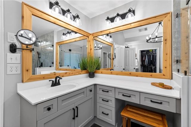 5878 Deer Crossing Drive, Sugar Hill, GA 30518