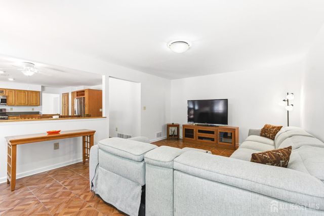 43 Scarlet Drive, Sayreville, NJ 08859