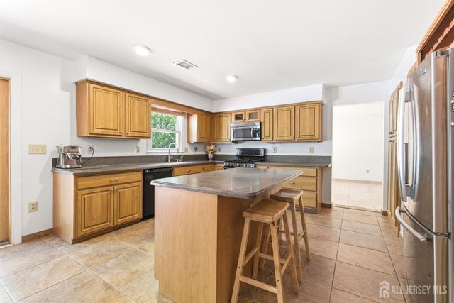 43 Scarlet Drive, Sayreville, NJ 08859