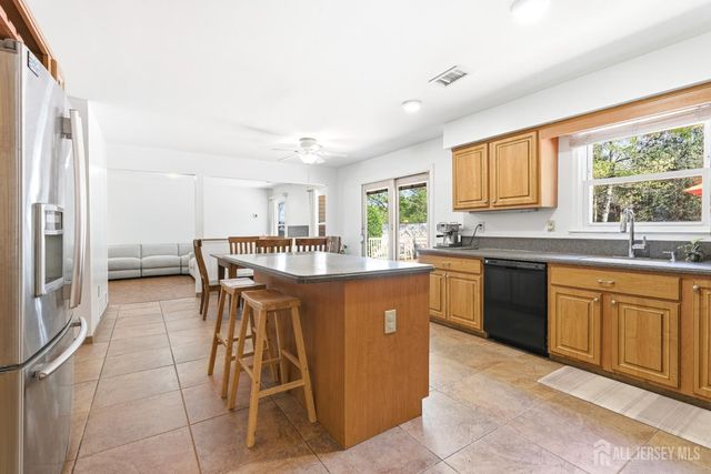 43 Scarlet Drive, Sayreville, NJ 08859