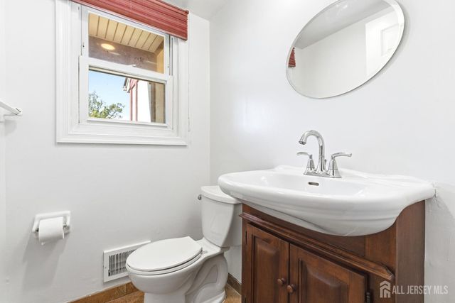 43 Scarlet Drive, Sayreville, NJ 08859