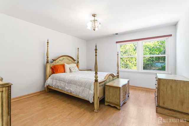 43 Scarlet Drive, Sayreville, NJ 08859
