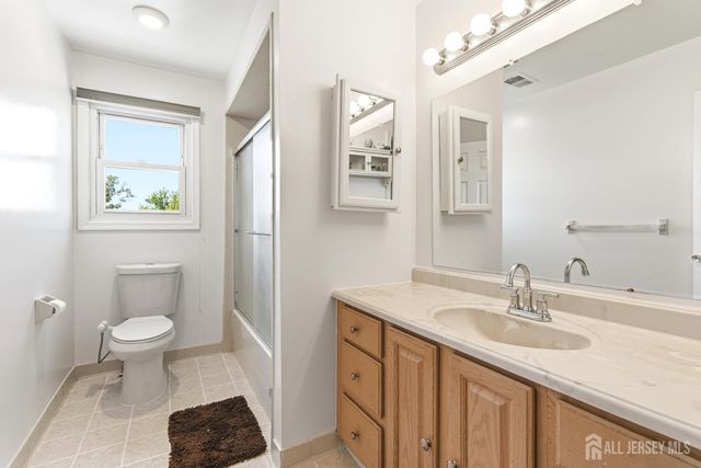 43 Scarlet Drive, Sayreville, NJ 08859