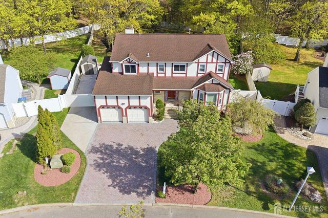 43 Scarlet Drive, Sayreville, NJ 08859