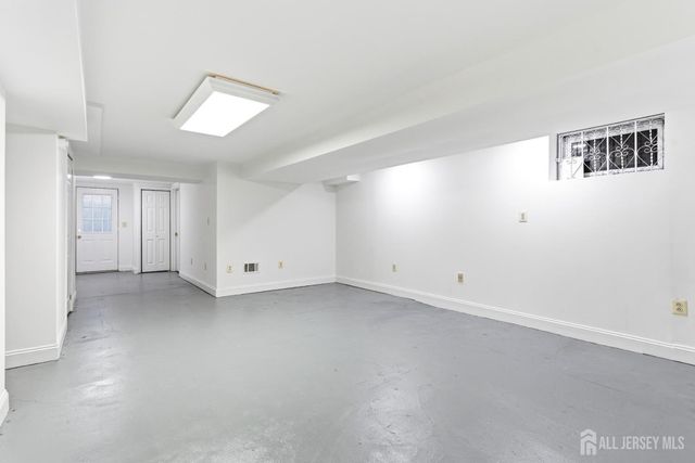 43 Scarlet Drive, Sayreville, NJ 08859
