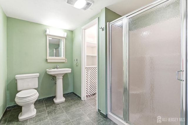 43 Scarlet Drive, Sayreville, NJ 08859
