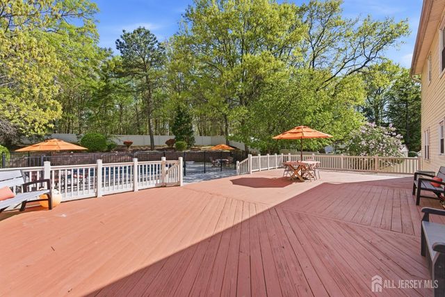 43 Scarlet Drive, Sayreville, NJ 08859