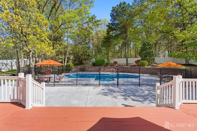 43 Scarlet Drive, Sayreville, NJ 08859