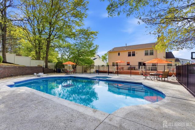 43 Scarlet Drive, Sayreville, NJ 08859