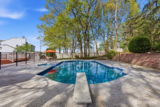 43 Scarlet Drive, Sayreville, NJ 08859