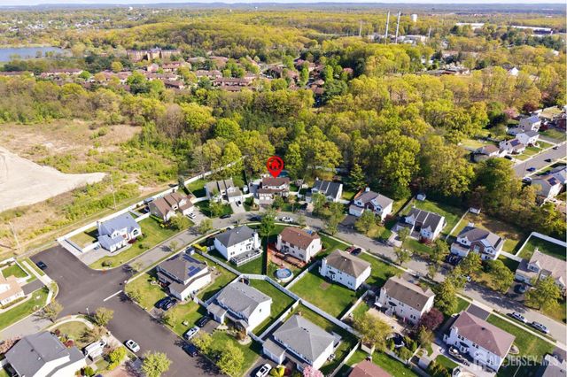 43 Scarlet Drive, Sayreville, NJ 08859