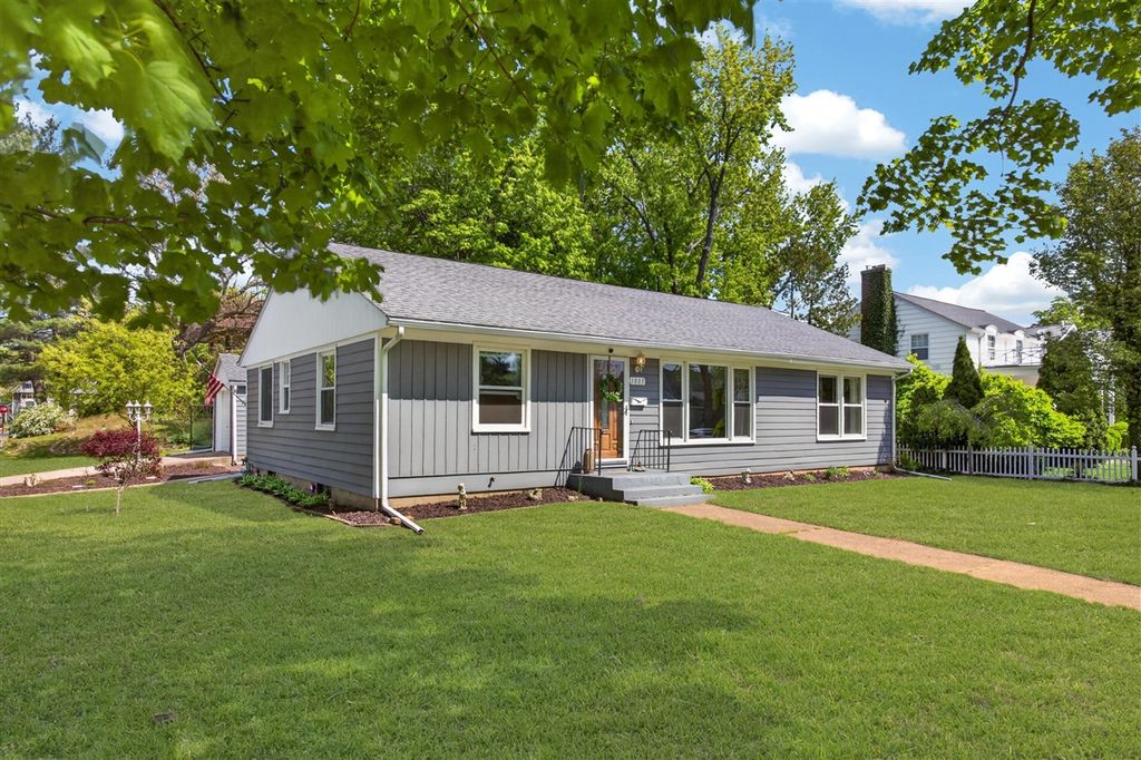 1803 Forres Avenue, Saint Joseph, MI 49085