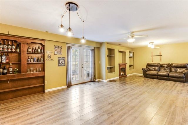 326 N Jane St, Haysville, KS 67060