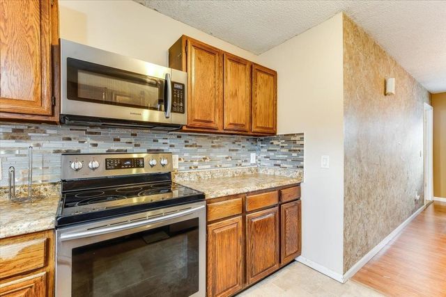 326 N Jane St, Haysville, KS 67060