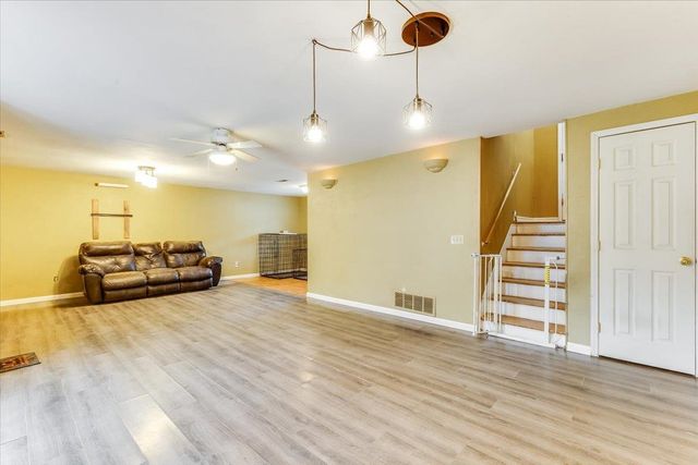 326 N Jane St, Haysville, KS 67060