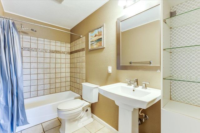 326 N Jane St, Haysville, KS 67060