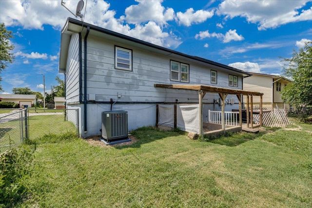 326 N Jane St, Haysville, KS 67060