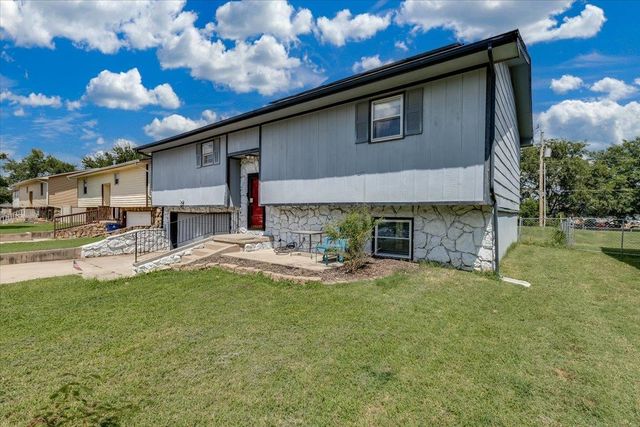 326 N Jane St, Haysville, KS 67060