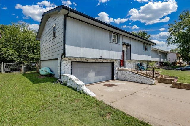 326 N Jane St, Haysville, KS 67060